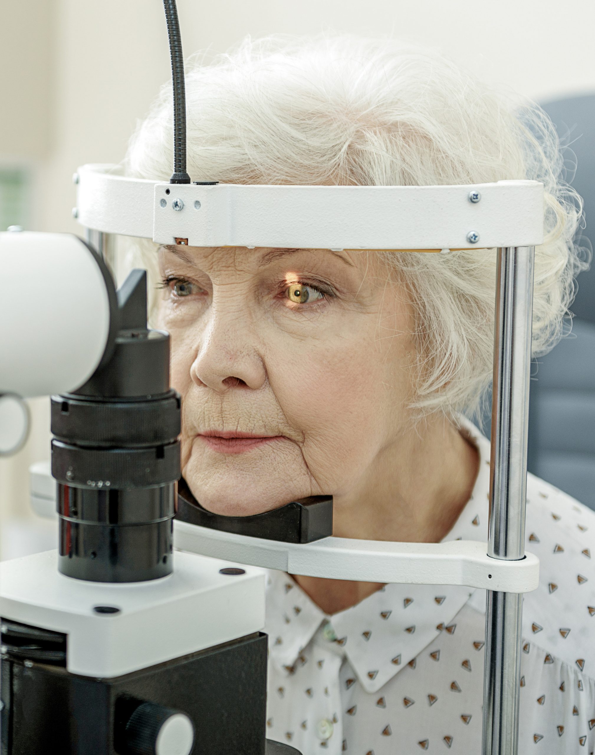 Old women glaucoma treatment